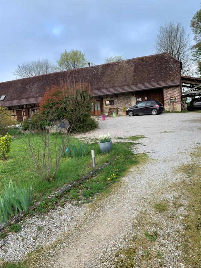 Bed and Breakfast La Ferme D'Aristide Saillenard Екстер'єр фото