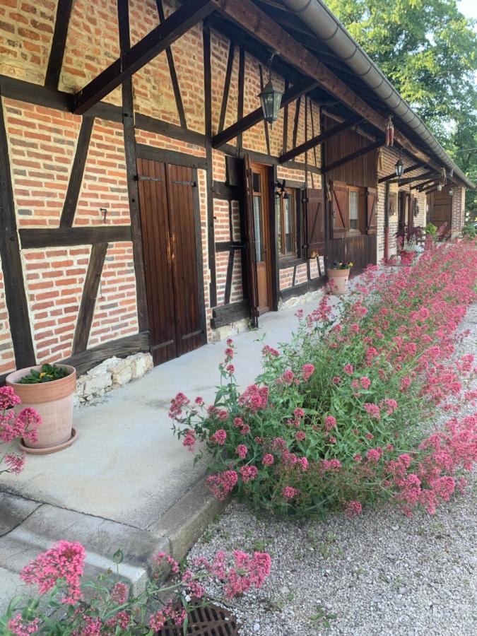 Bed and Breakfast La Ferme D'Aristide Saillenard Екстер'єр фото